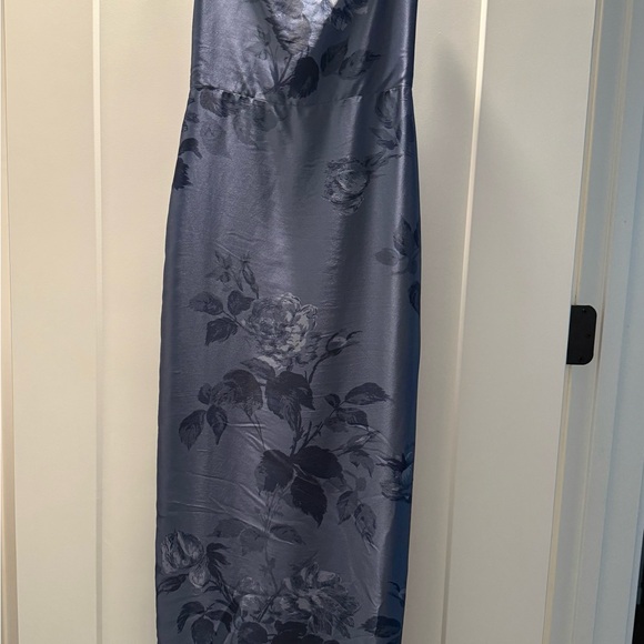 Reformation Frankie Silk in Trieste Border - Picture 5 of 8